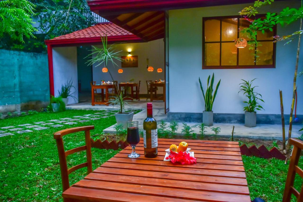Onera Villa Hikkaduwa Exterior photo